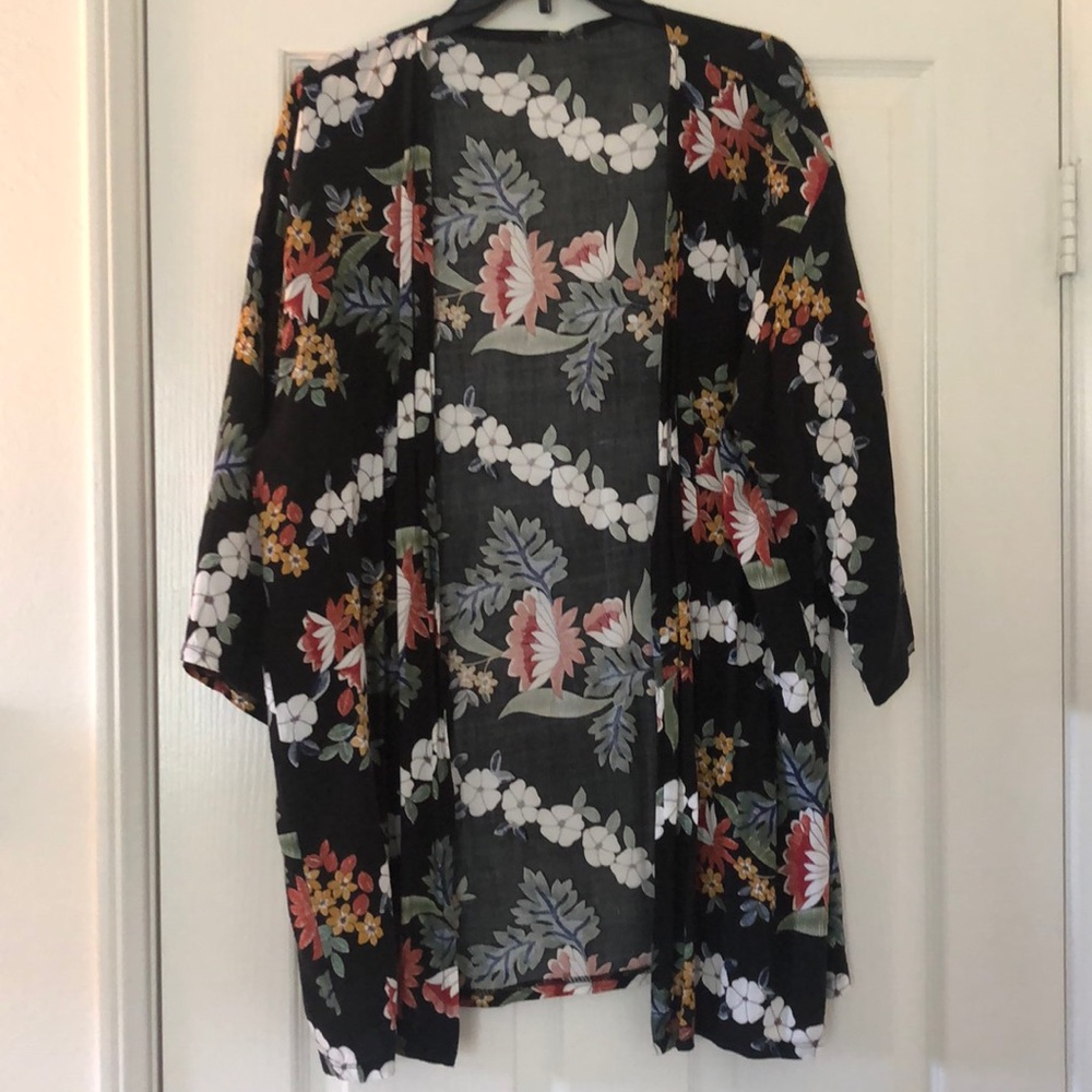 Black Floral Kimono